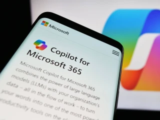 Microsoft Copilot est une solution d'intelligence artificielle conçue pour optimiser la productivité et l'efficacité dans le cadre professionnel.
